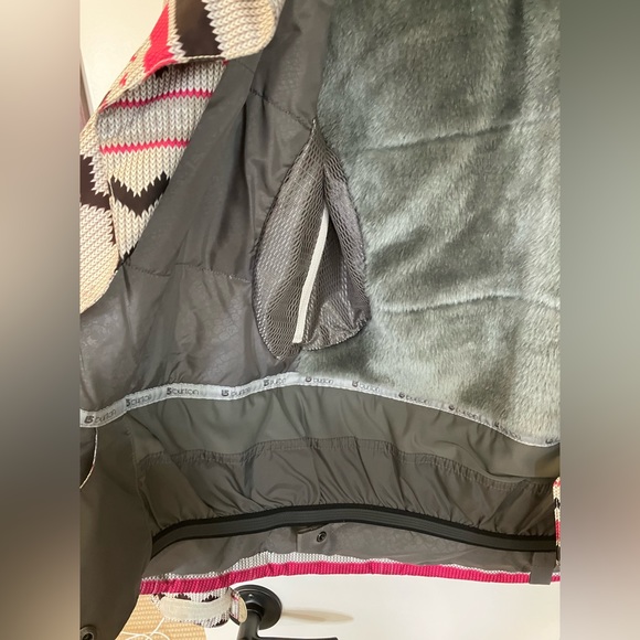 Burton Snowboarding Jacket - Picture 4 of 5